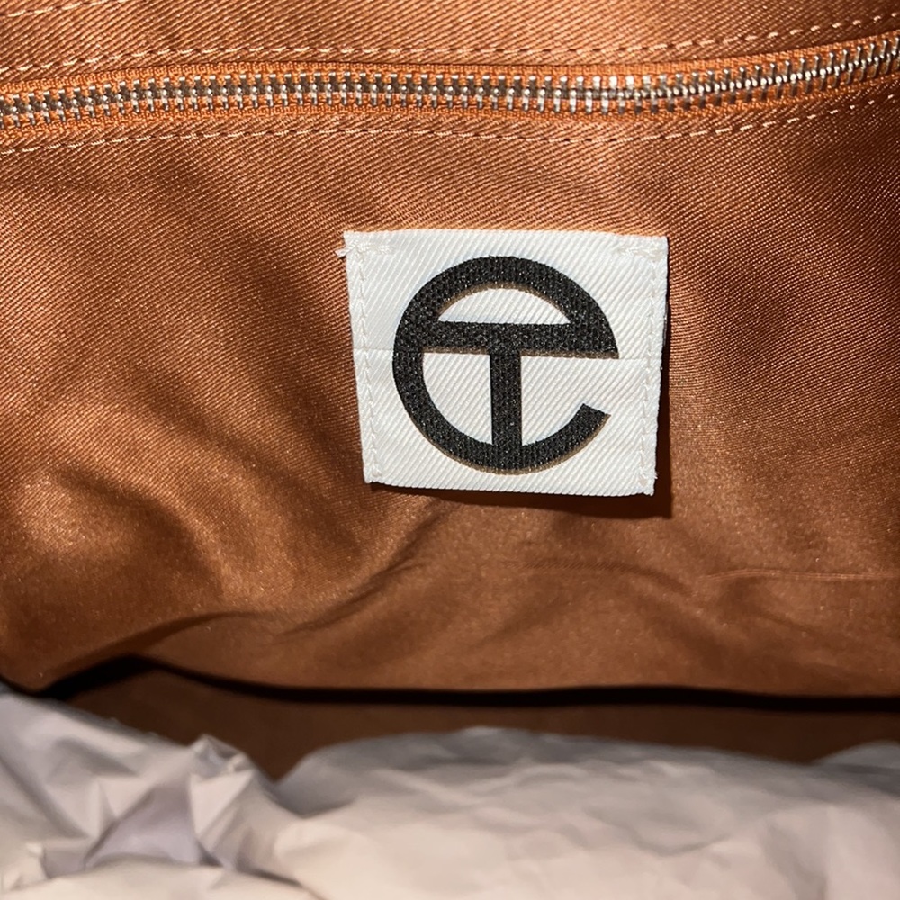 Authentic Tan Large Telfar - Picture 4 of 9
